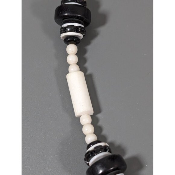 Vintage Black White Lucite Bead Choker Necklace Mid Century MOD 16" - Picture 9 of 10